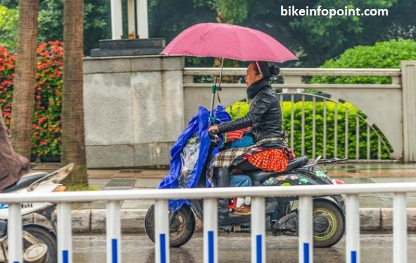 Benefits of attaching an umbrella to a bike